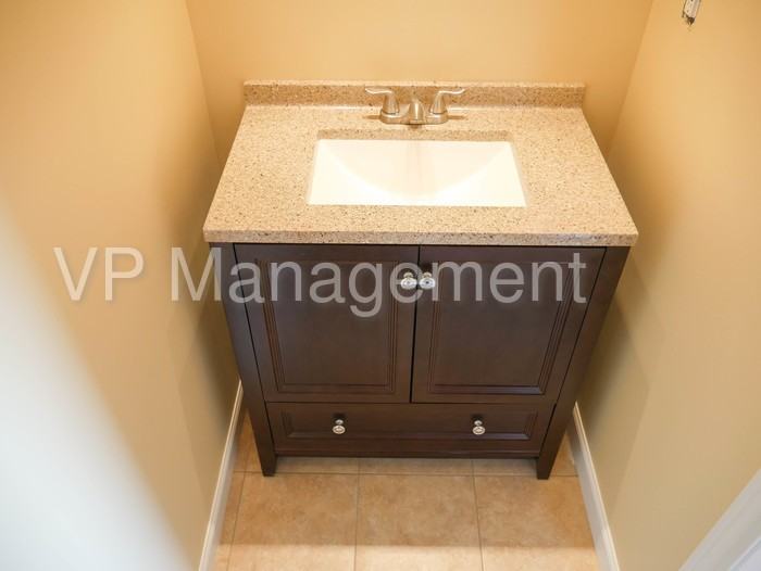 84 Hill St - Photo 3 of 11