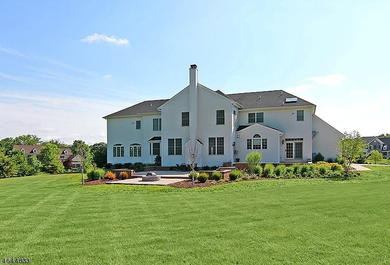 10 Belmont Ct - Photo 2 of 25