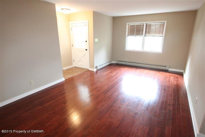 19-21 Lehman Ave - Photo 3 of 11