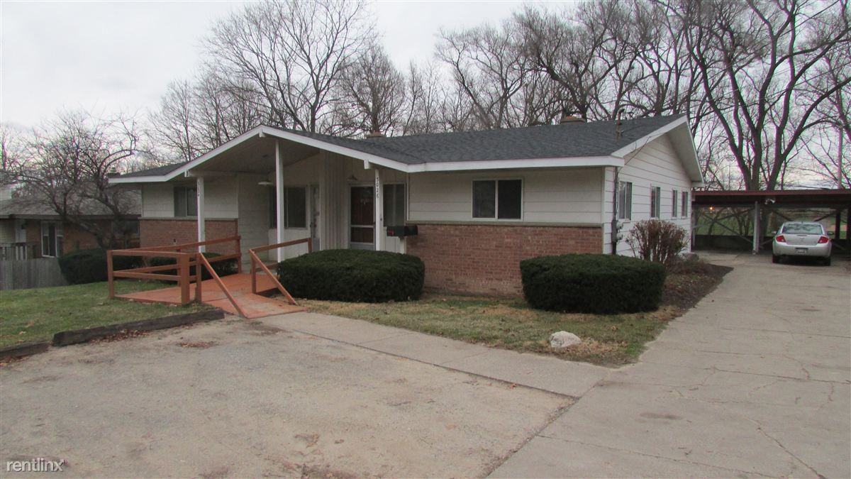 3024 Burlingame Ave SW Apartments in Wyoming, MI 49509 Zumper