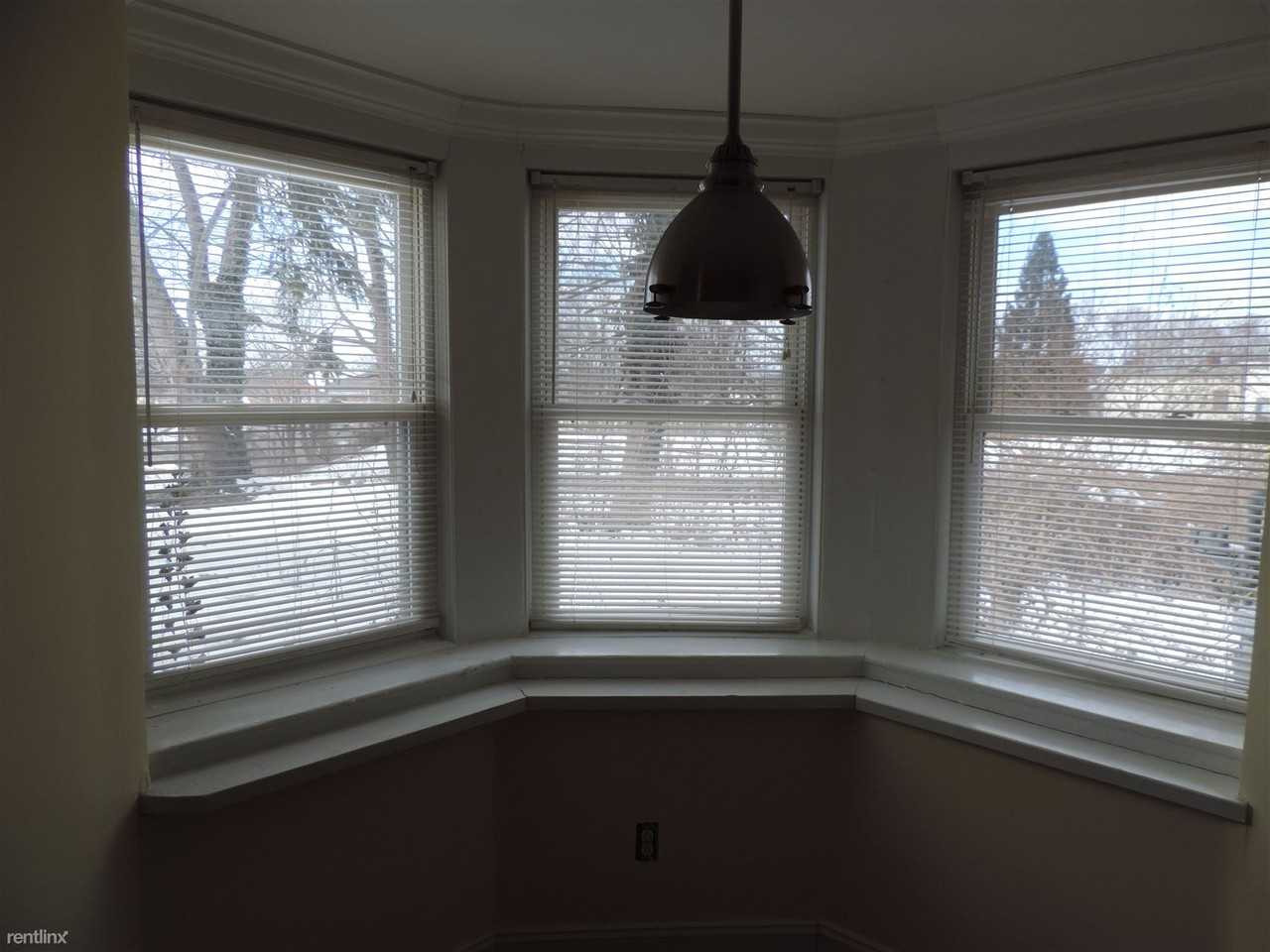 120 E Grand Ave - Photo 3 of 7