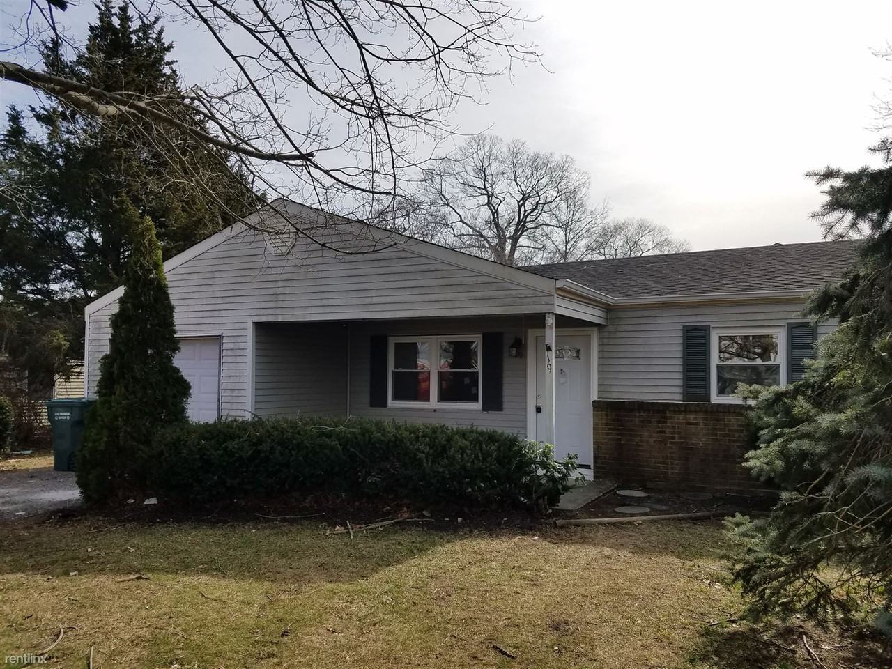 19 Spruce Dr - Photo 2 of 15