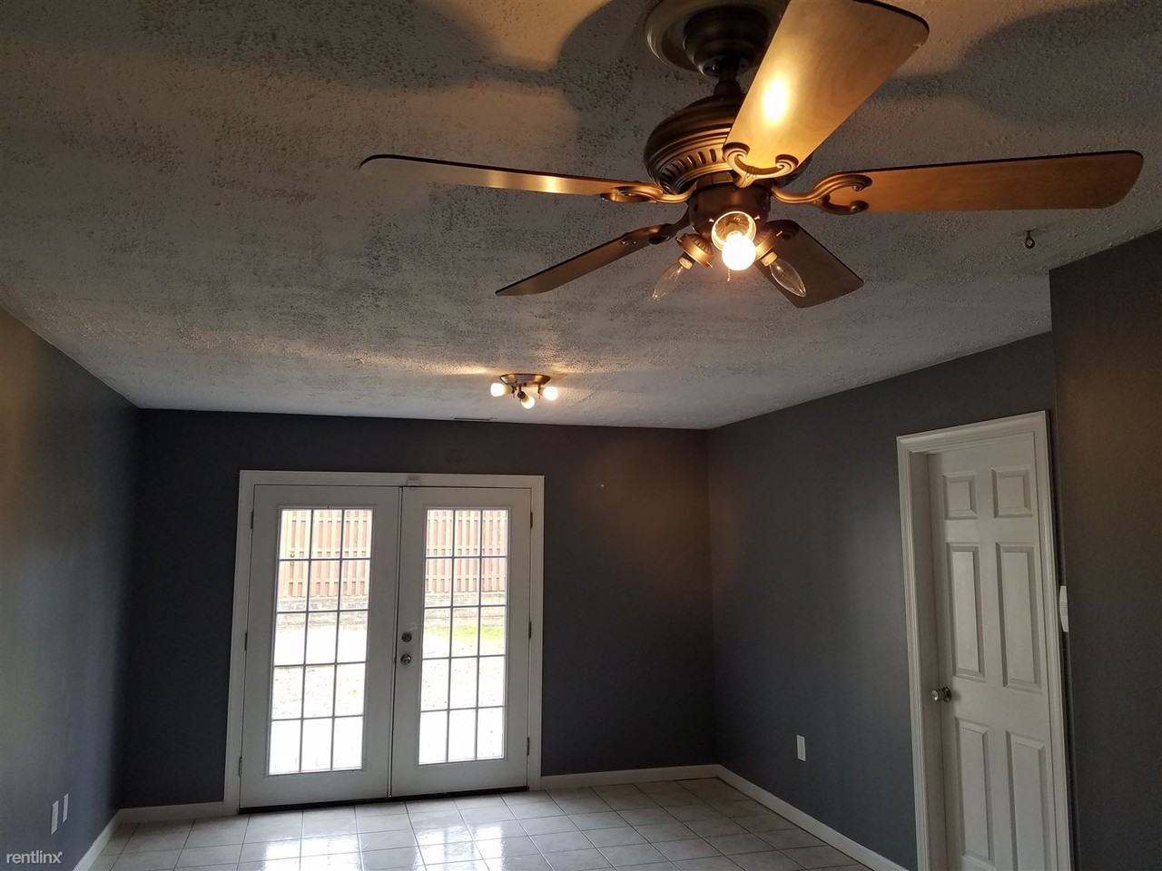 110 Zelus St - Photo 3 of 14