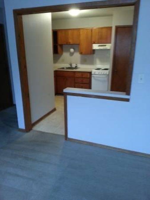 2226-1800 Casady Dr - Photo 2 of 11