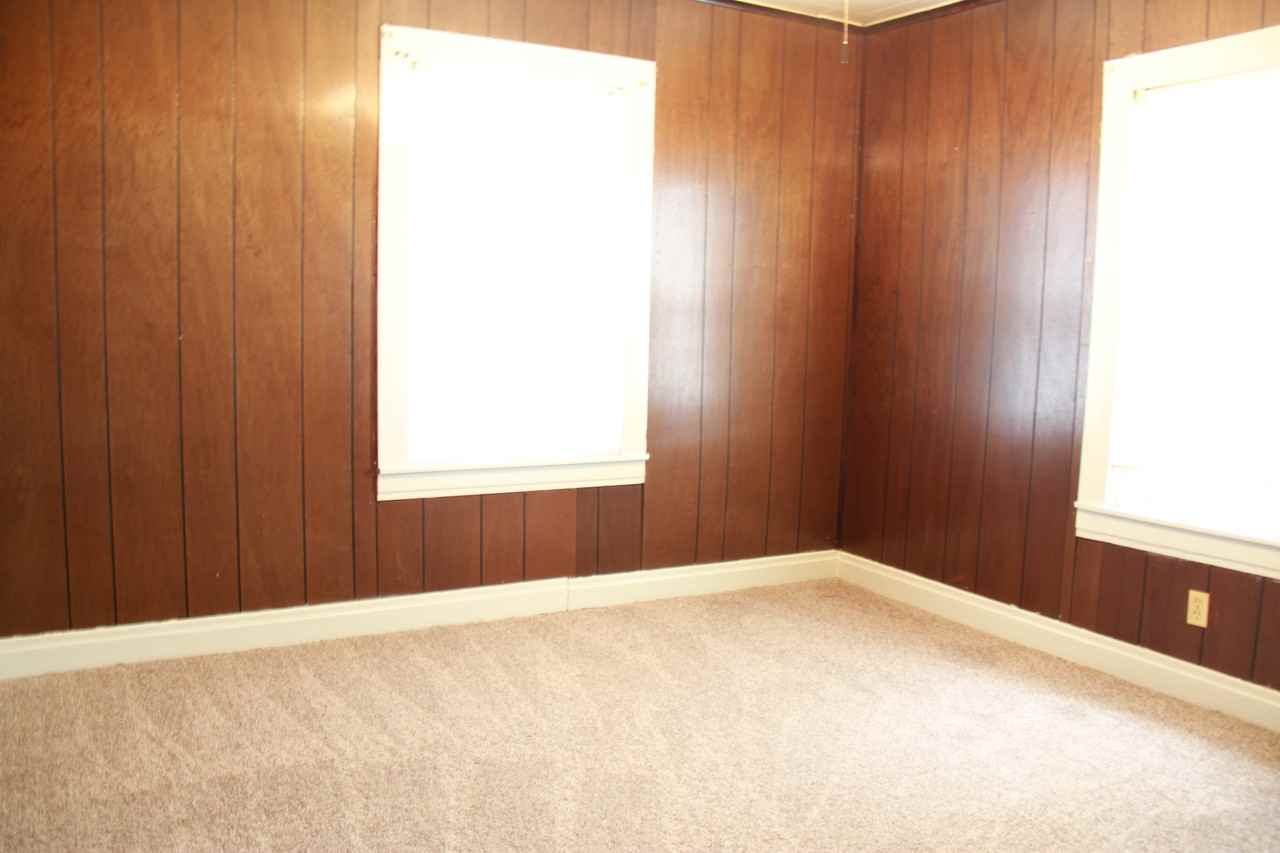 1713 E Poplar St - Photo 2 of 10