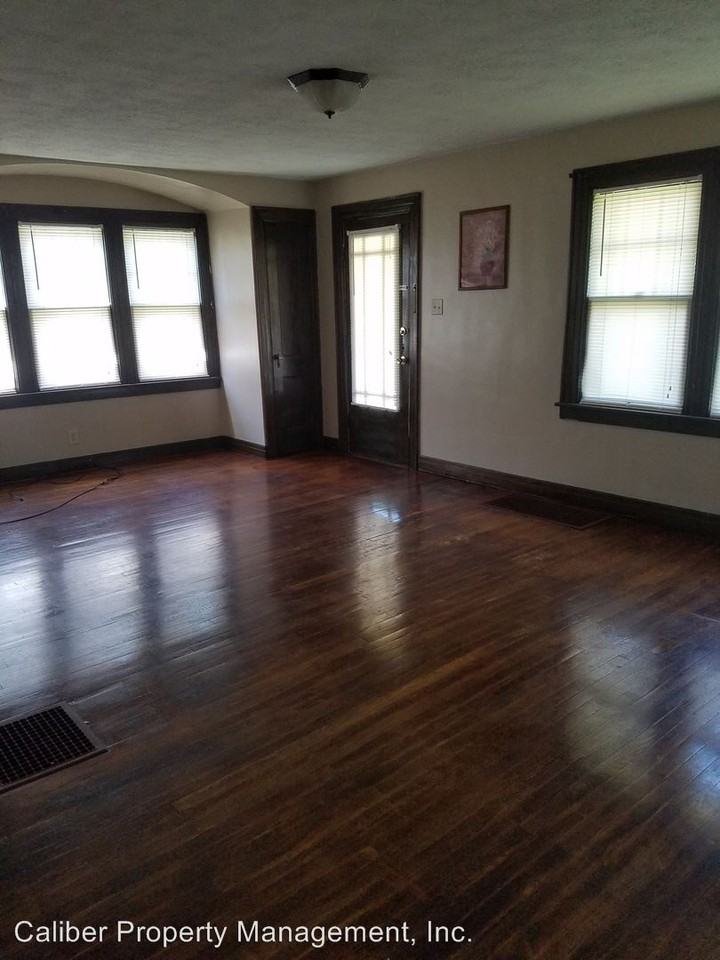 1826 Western Ave - Photo 3 of 19