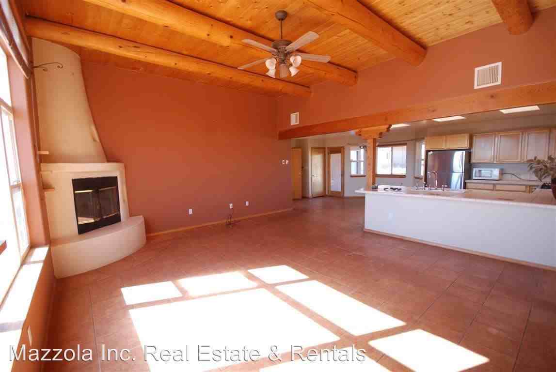 7 Manchester Ln - Photo 2 of 19