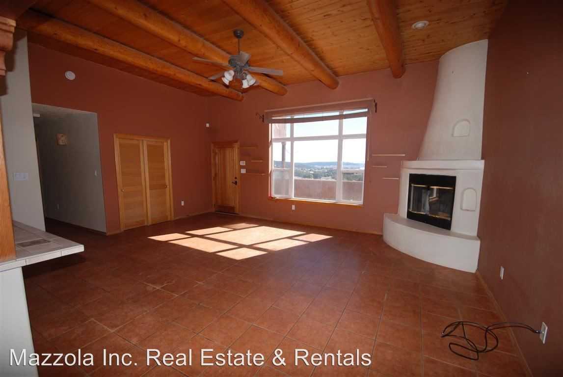 7 Manchester Ln - Photo 3 of 19