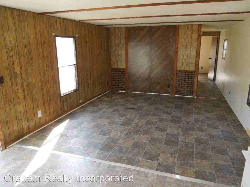 1414-1400 Wells Rd - Photo 3 of 6