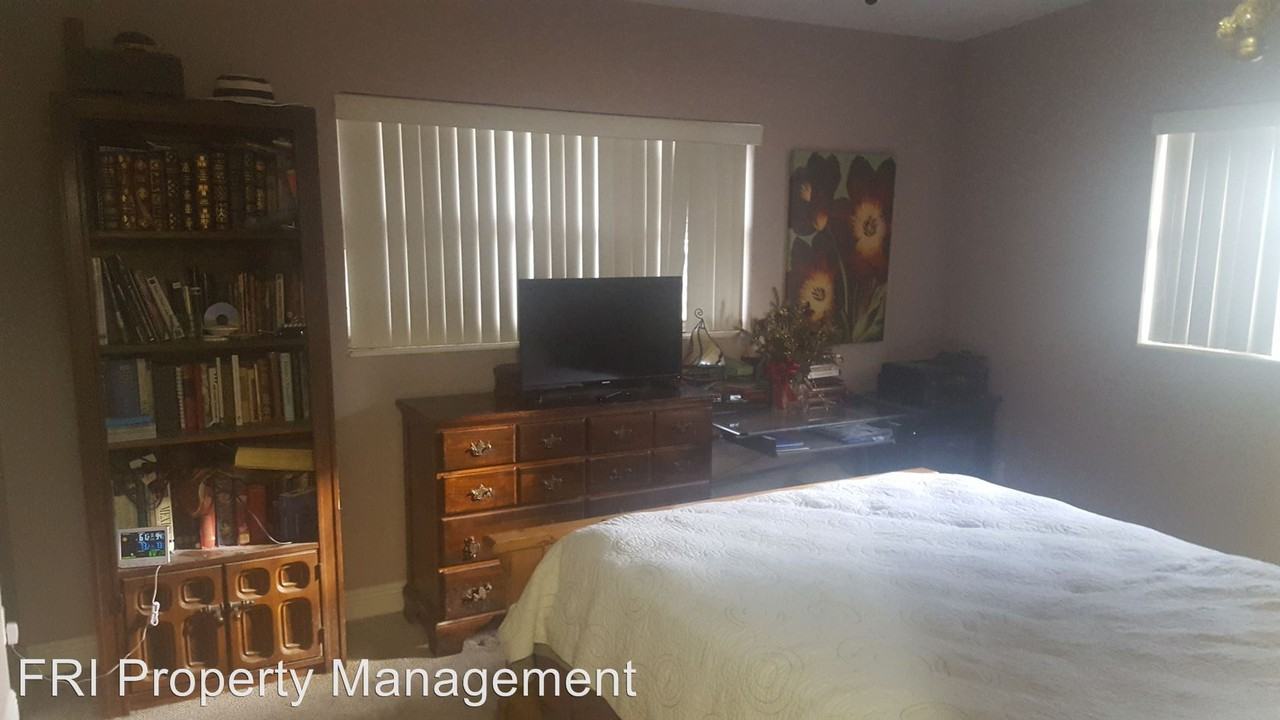 620 Ridgewood St - Photo 2 of 8