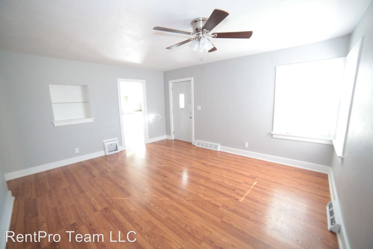 2365 31st St - Photo 2 of 10