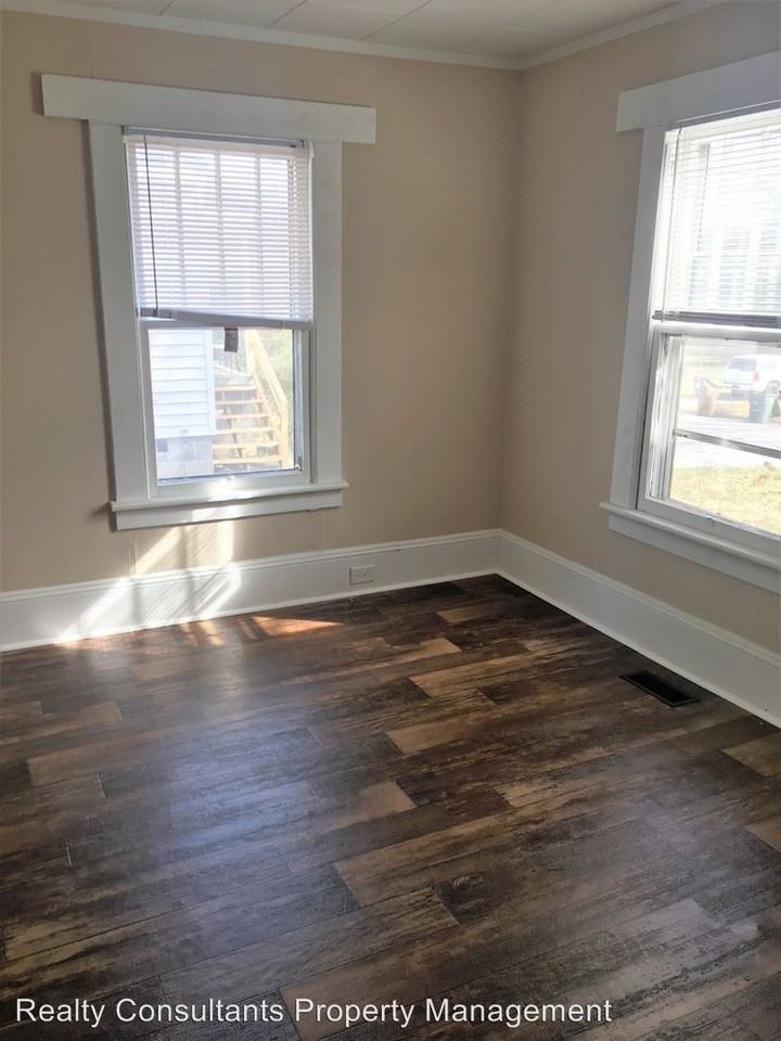 812 Rockett St - Photo 2 of 9