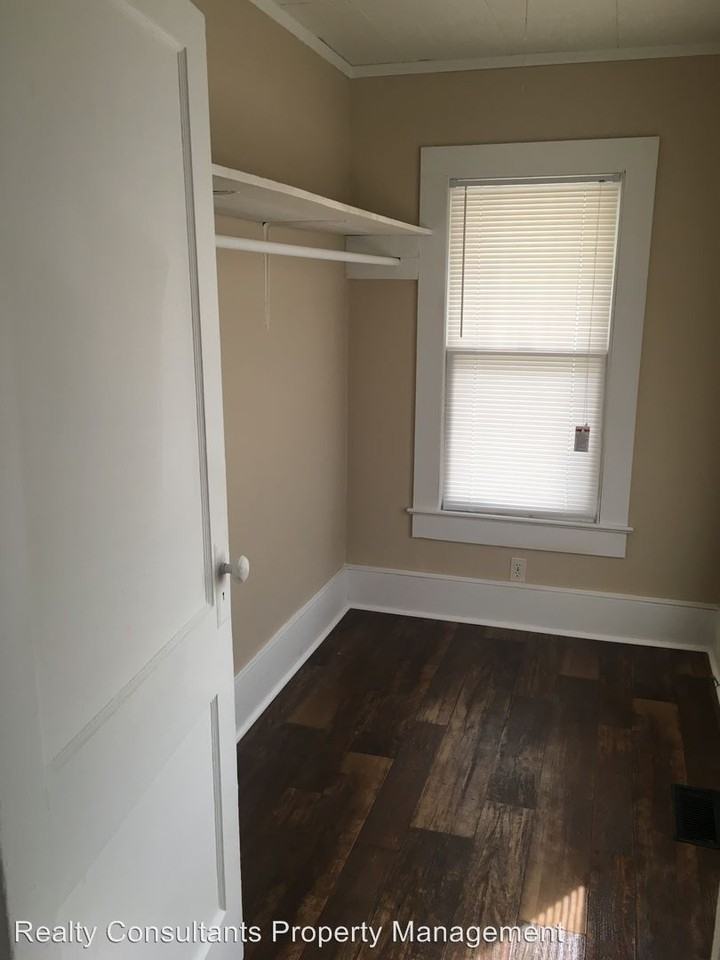 812 Rockett St - Photo 3 of 9