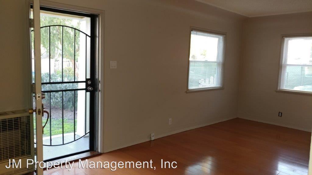 4661 Larkspur St - Photo 3 of 12
