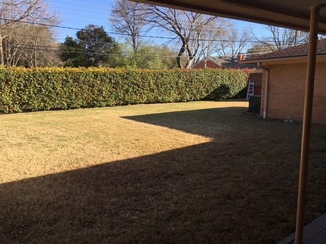 5837 Lindenshire Ln - Photo 2 of 12