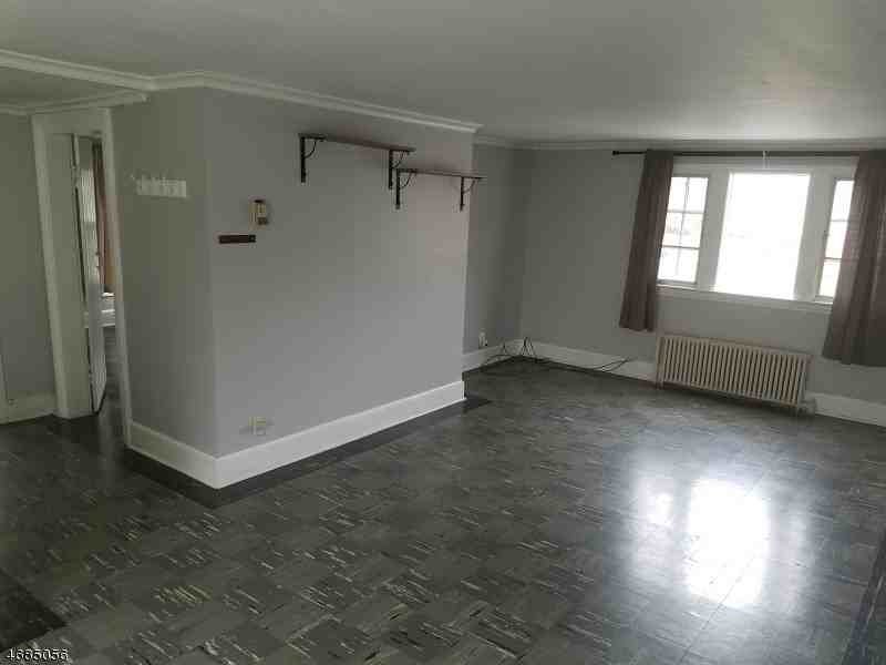 19-17 Village Rd - Photo 2 of 10