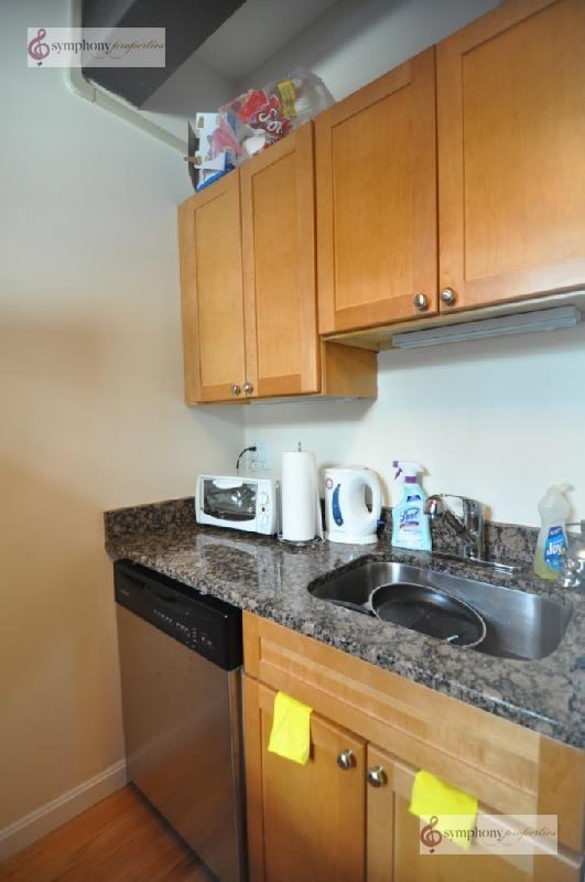 12 Stoneholm Street #300