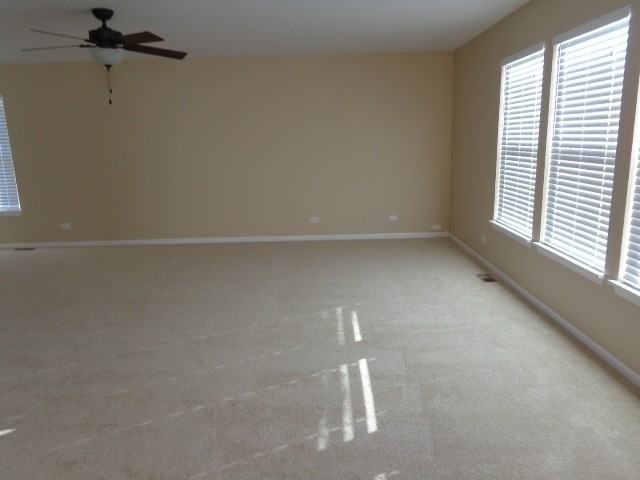 228 Briarwood Dr - Photo 3 of 10