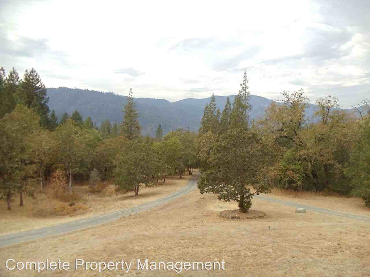 701-899 Forest Hills Dr - Photo 3 of 16