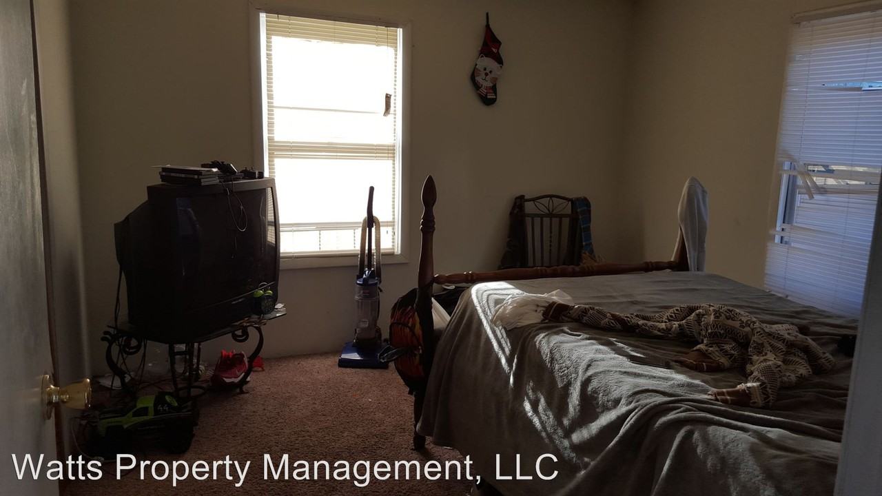 116 Polk St - Photo 2 of 5