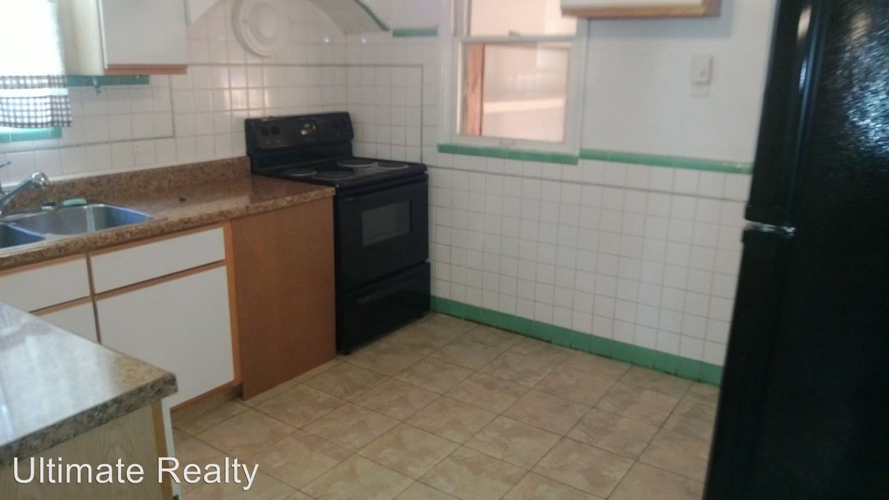 6456 Myron Ave - Photo 3 of 11