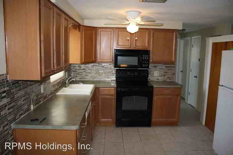 3643 Cambridge St - Photo 3 of 16