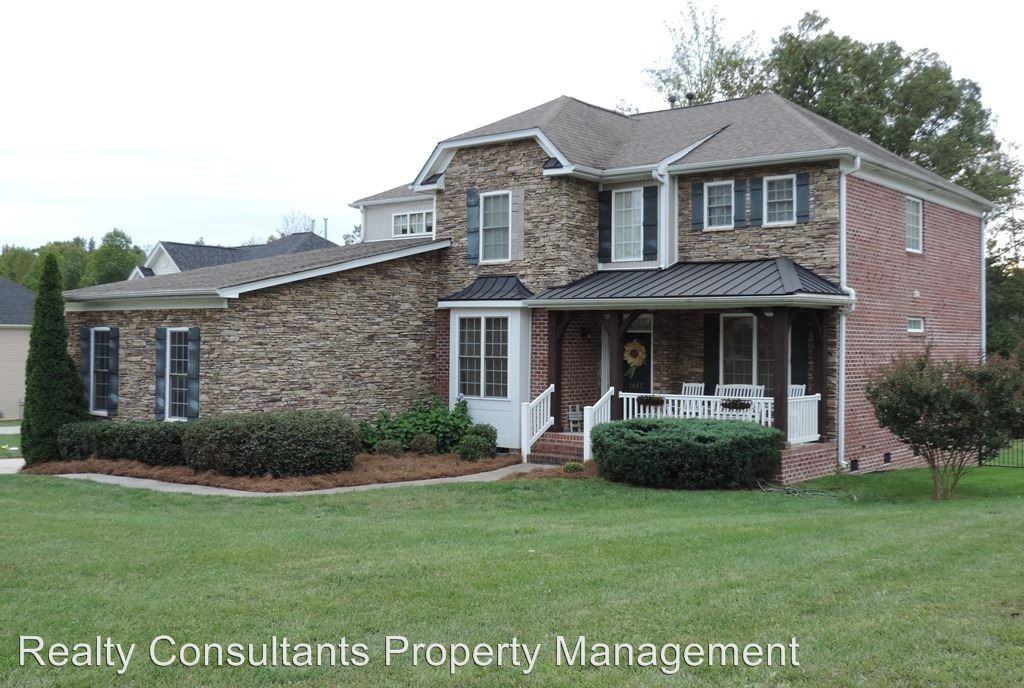 2687 Wellfleet Dr - Photo 2 of 24