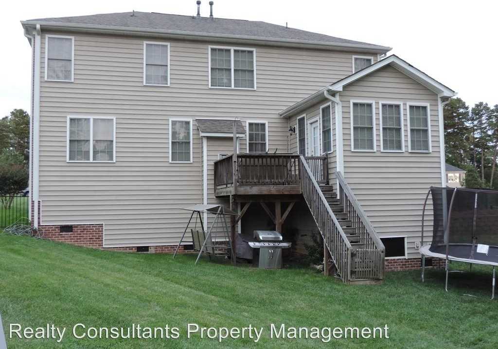 2687 Wellfleet Dr - Photo 3 of 24