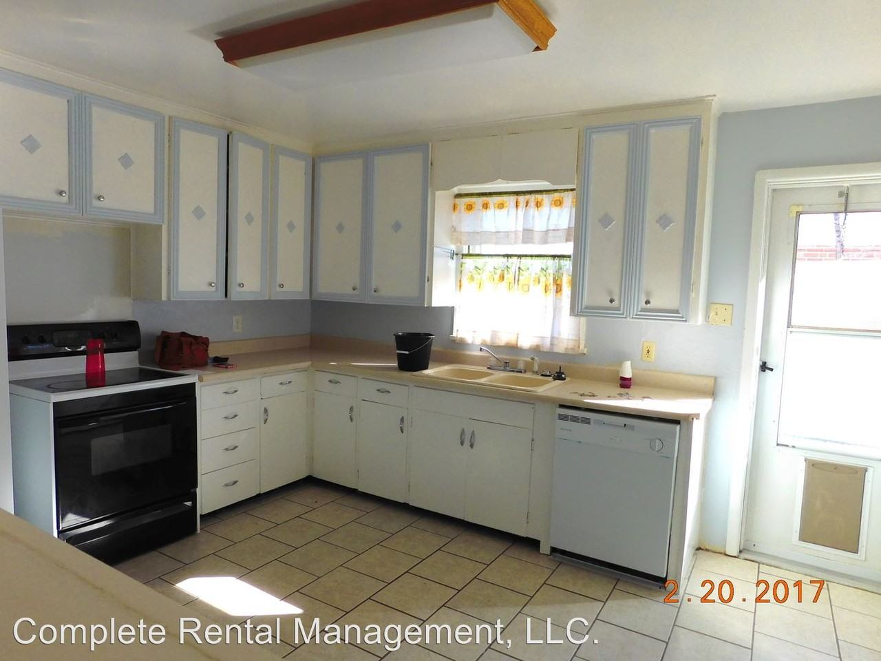 2727 7th Ave - Photo 3 of 7