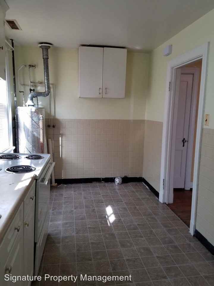 1901 N 24th St - Photo 3 of 10