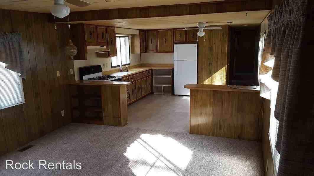 410 S Algona St - Photo 3 of 12