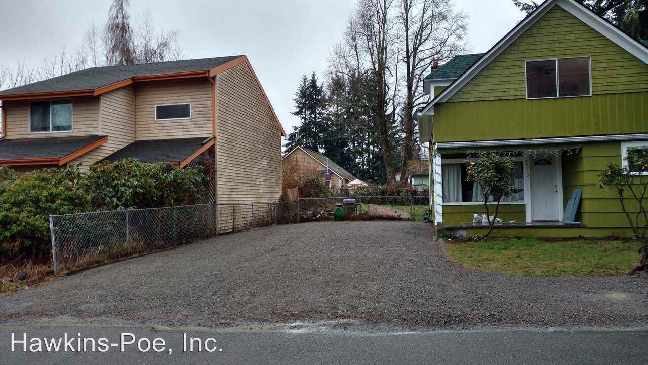 2511 Prospect Ave NE - Photo 2 of 7