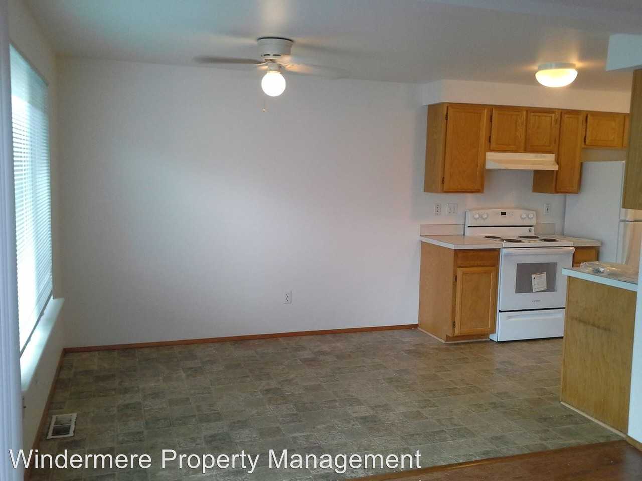 2908 Moore St - Photo 3 of 16