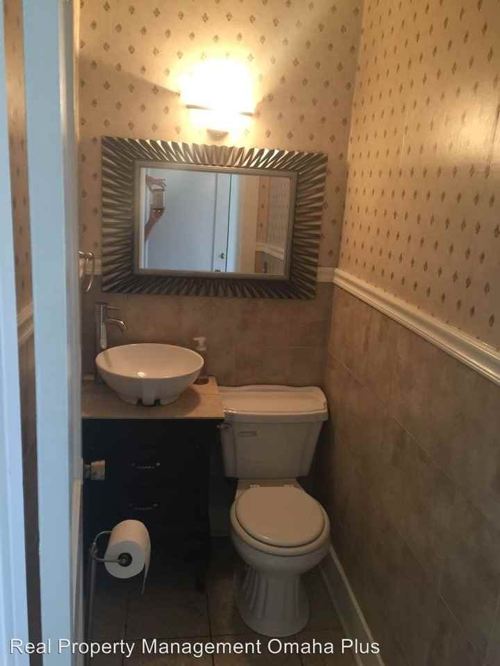 111 S 52nd St - Photo 3 of 23