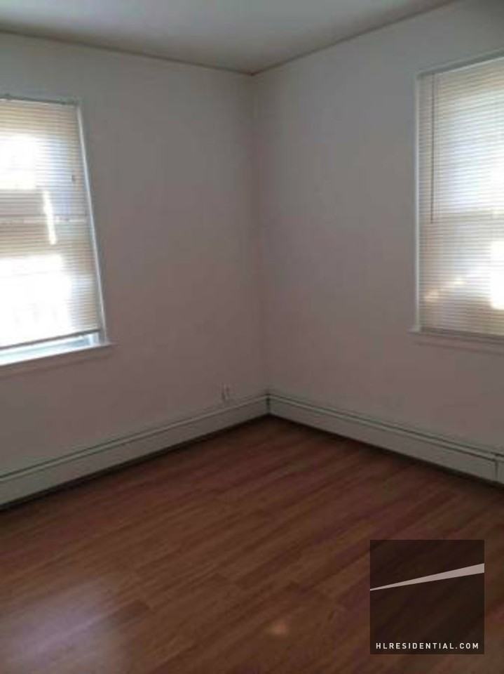 60-12 136th St 1stFL - Photo 2 of 5