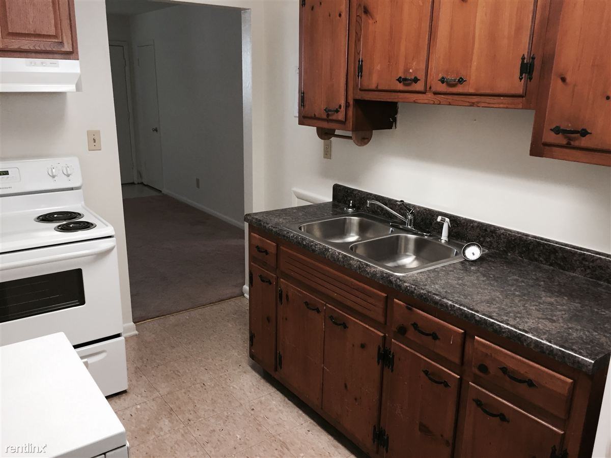 1325 W 42nd St - Photo 2 of 7