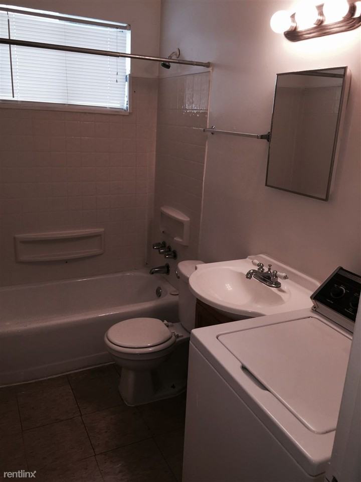 1325 W 42nd St - Photo 3 of 7