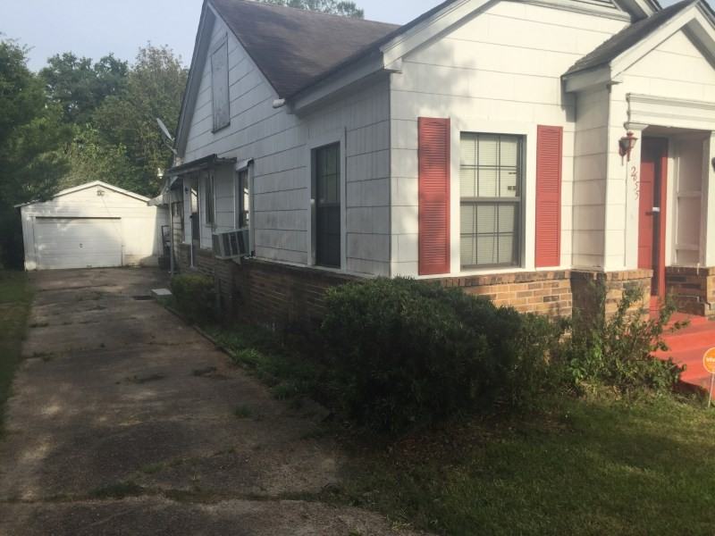2655 San Jacinto St - Photo 2 of 4