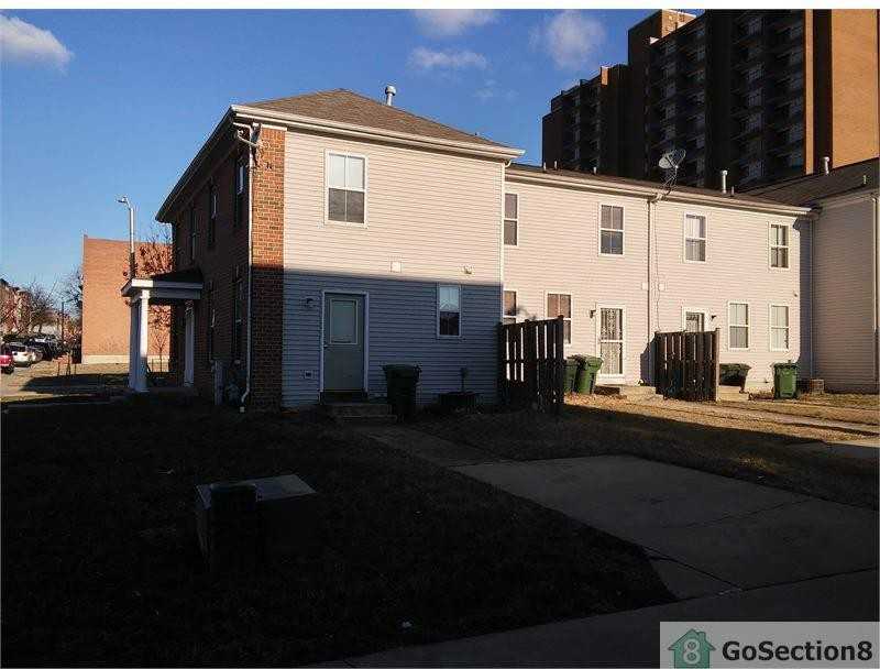 1023 Argyle Ave - Photo 2 of 16