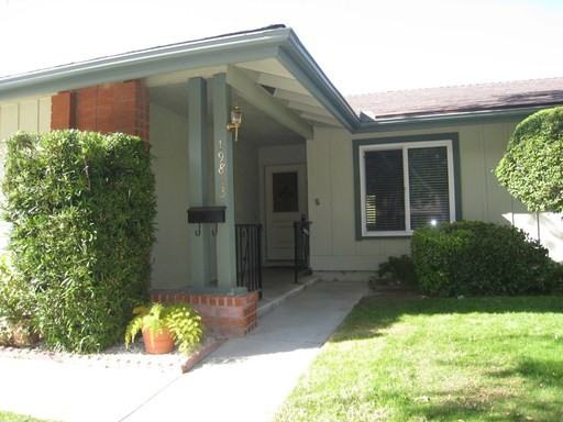 19813 Avenue Of The Oaks - Photo 3 of 36