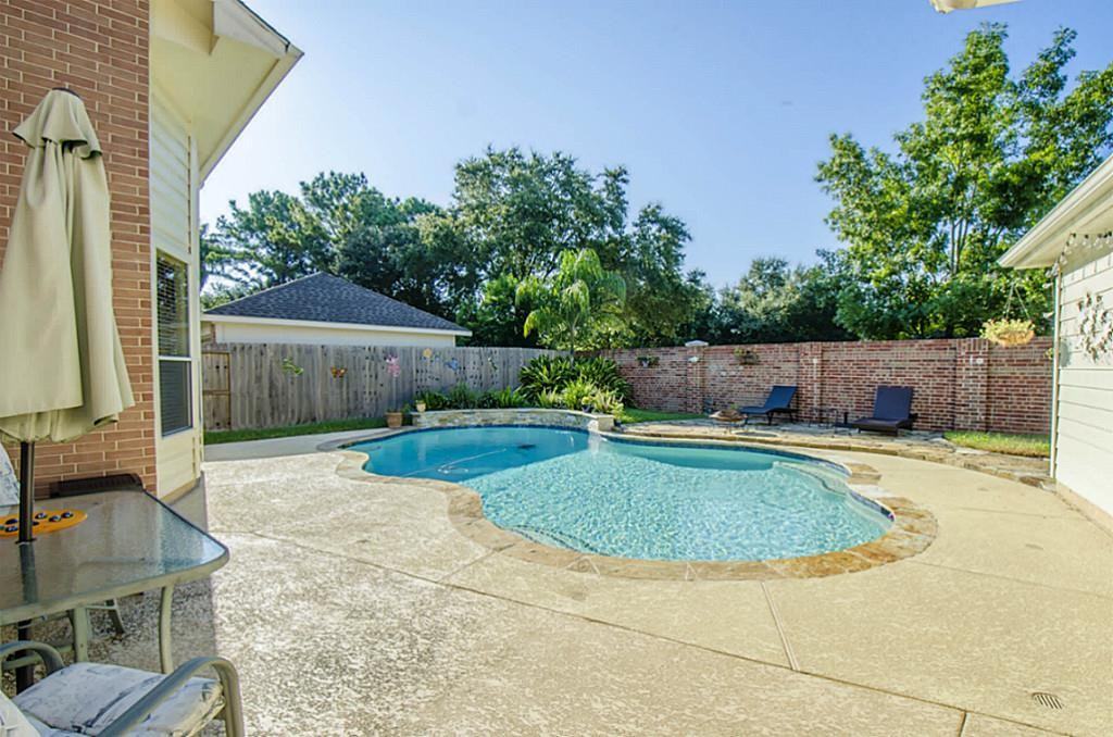2115 Crescent Coral Dr - Photo 2 of 23