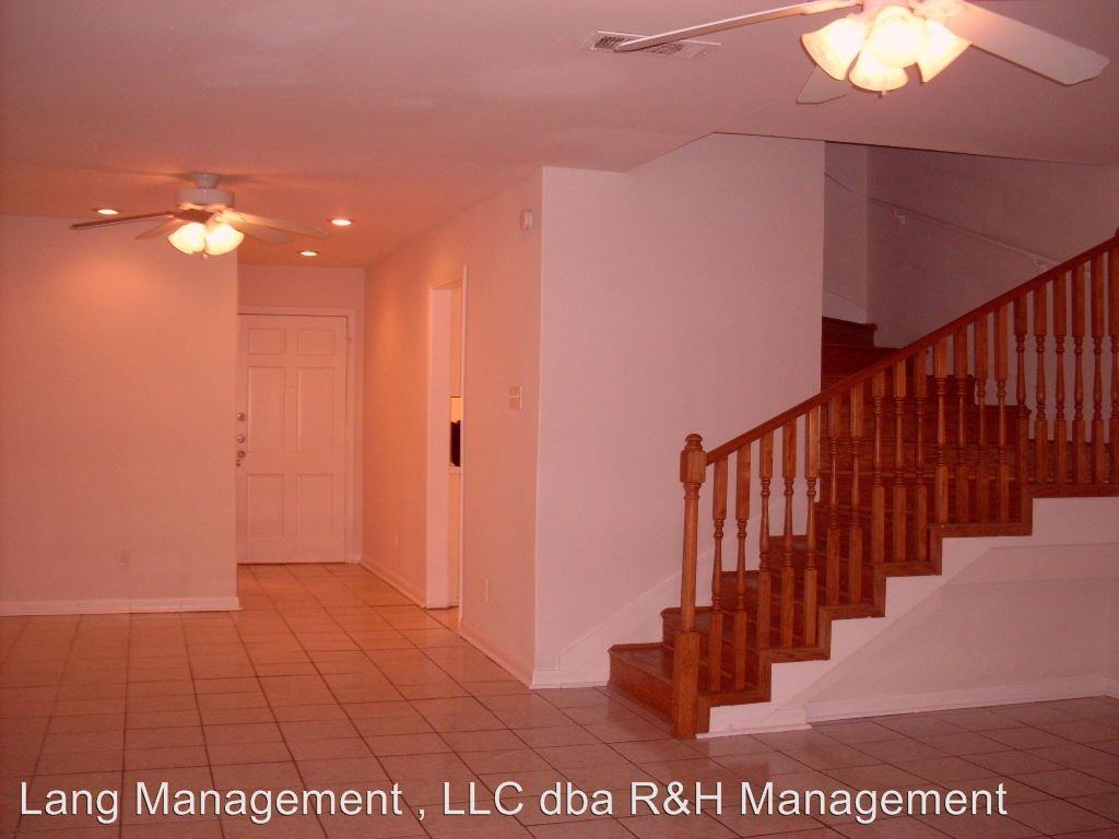 1717 Commonwealth - Photo 2 of 7