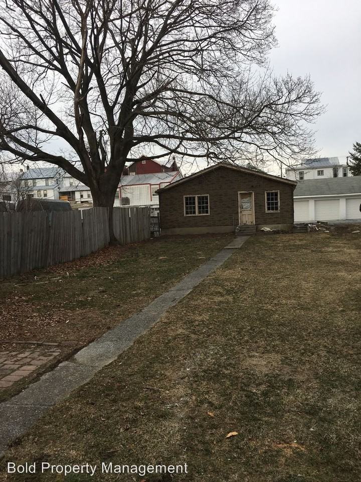 205 W Carpenter Ave - Photo 3 of 16