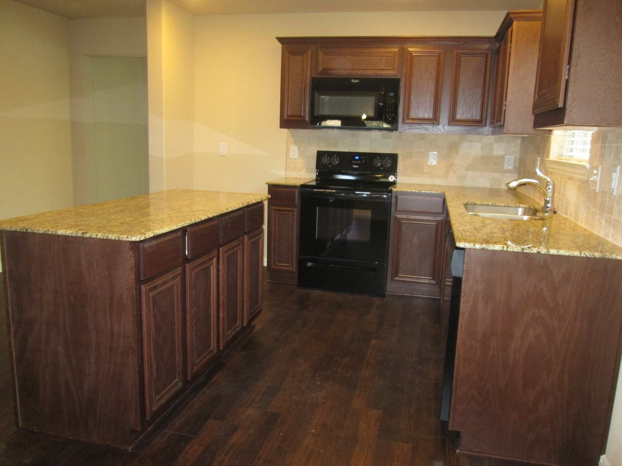 5100 Martinsburg Square - Photo 3 of 19