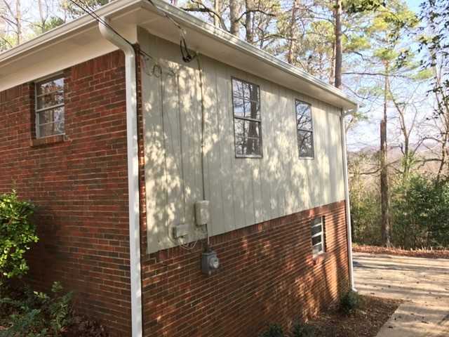 245 Tanglewood Cir NE - Photo 3 of 19