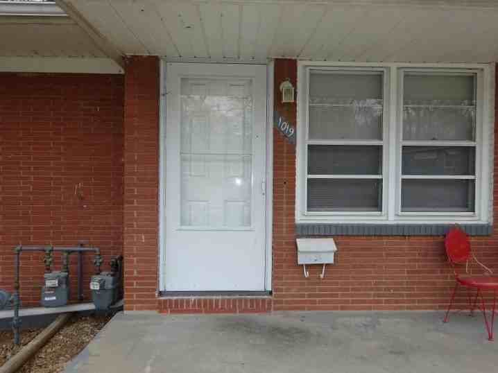 1019 S Appleton Ave - Photo 2 of 15