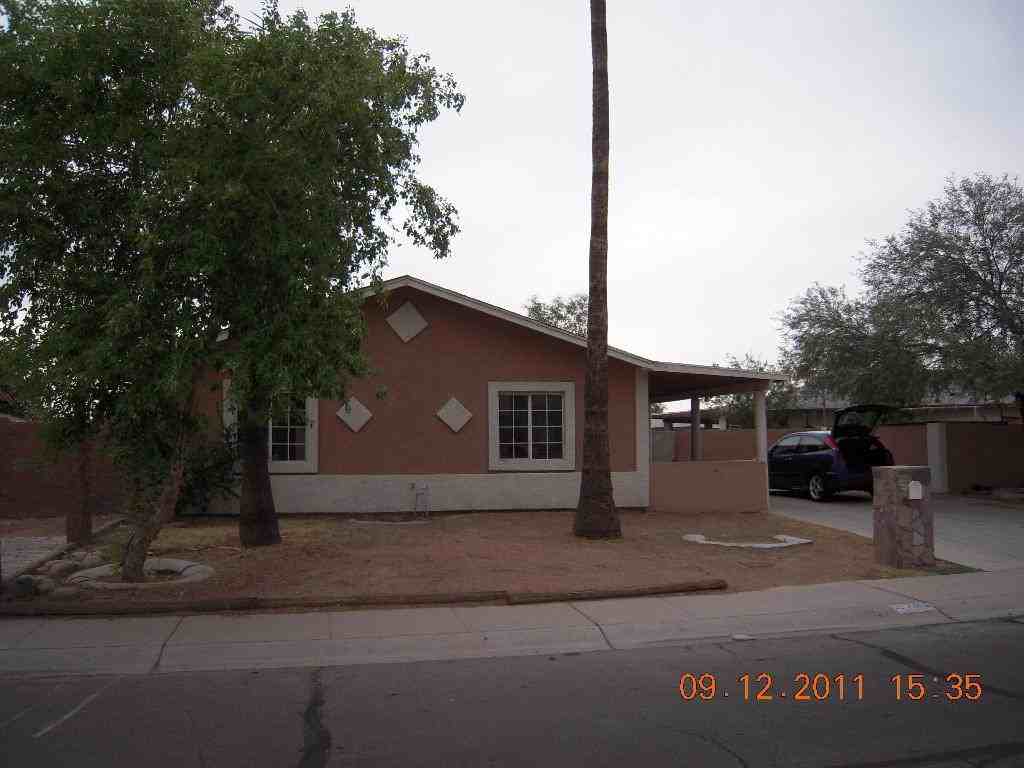 4704 E Hidalgo Ave - Photo 3 of 16
