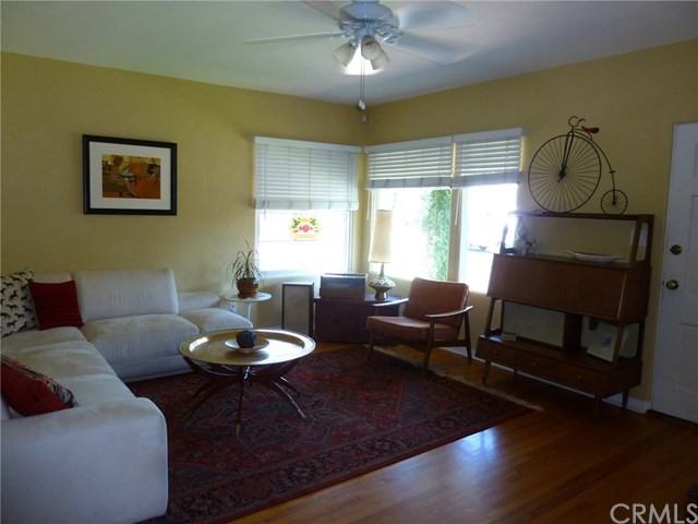 5888 Vale Way - Photo 3 of 10