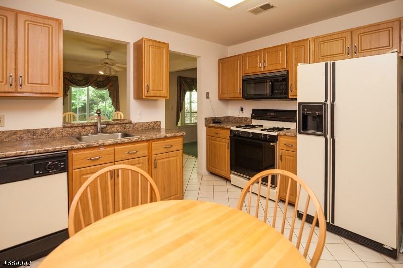 114 Riveredge Dr - Photo 3 of 19