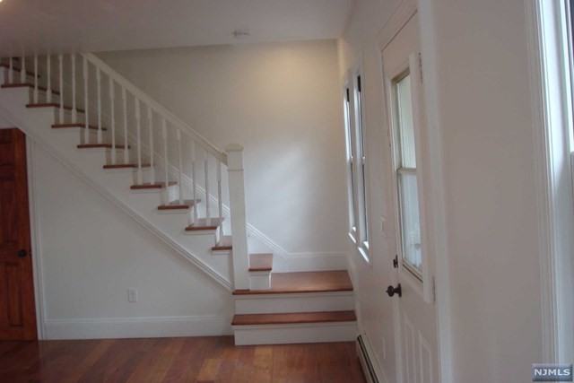 484 4th Ave - Photo 2 of 18